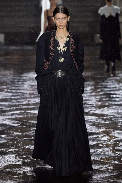 Look 14
